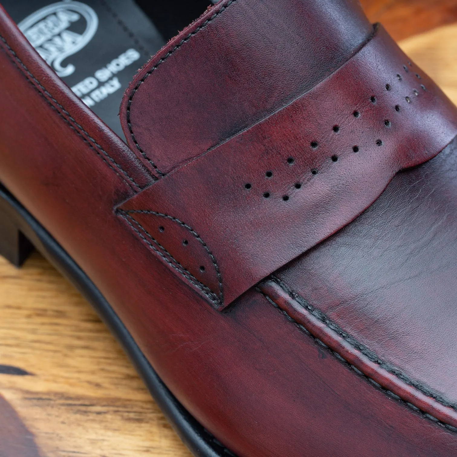 Calzoleria Toscana Wholecut Slip-On | Q540